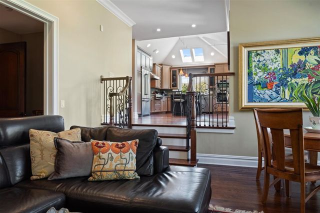1109 Hohlfelder Road, Glencoe, IL 60022