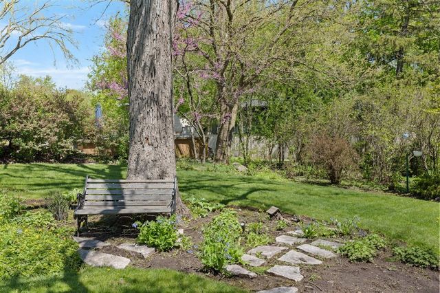 1109 Hohlfelder Road, Glencoe, IL 60022