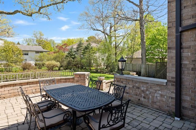 1109 Hohlfelder Road, Glencoe, IL 60022