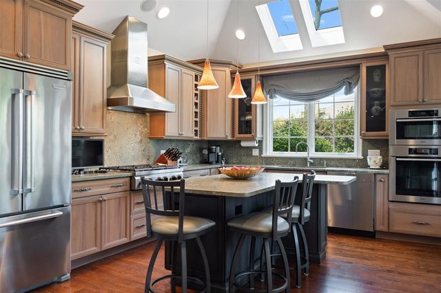 1109 Hohlfelder Road, Glencoe, IL 60022