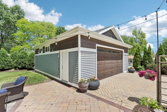 8510 W Harrison AVENUE, West Allis, WI 53227