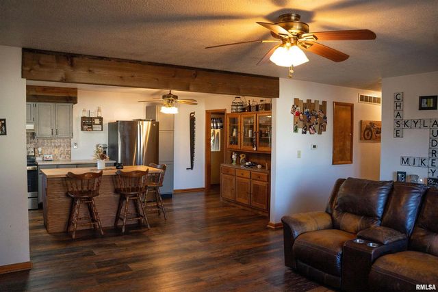 505 5TH Avenue, Camanche, IA 52730