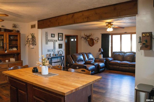 505 5TH Avenue, Camanche, IA 52730