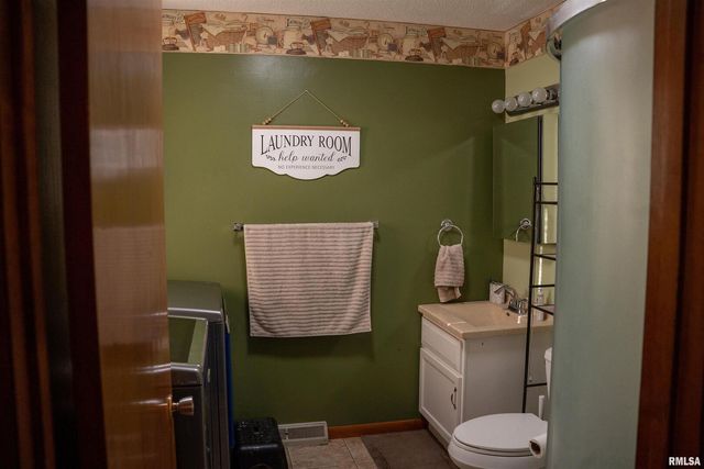 505 5TH Avenue, Camanche, IA 52730