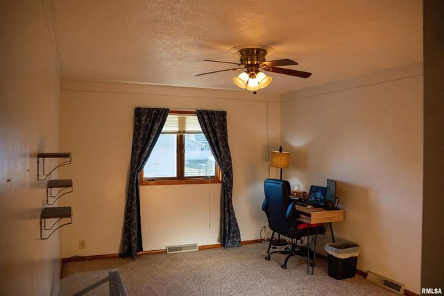 505 5TH Avenue, Camanche, IA 52730