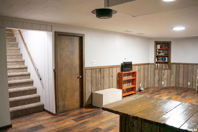 505 5TH Avenue, Camanche, IA 52730