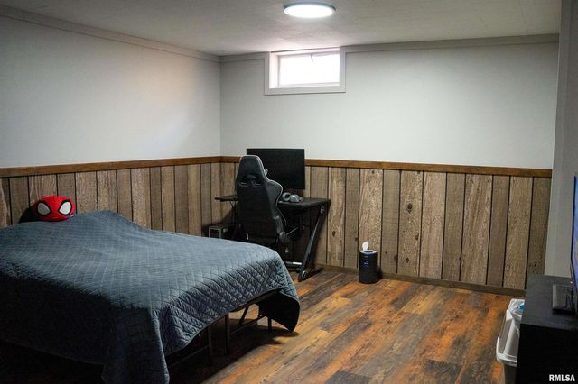 505 5TH Avenue, Camanche, IA 52730