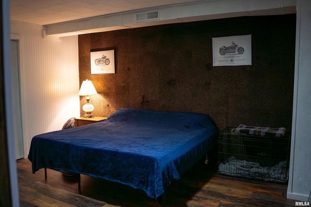 505 5TH Avenue, Camanche, IA 52730