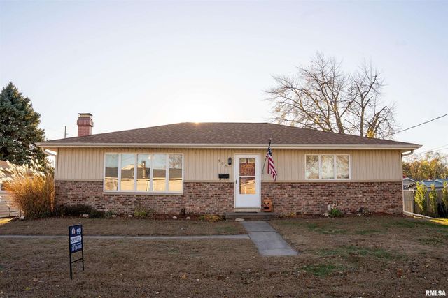 505 5TH Avenue, Camanche, IA 52730