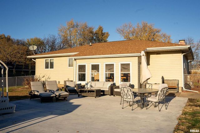 505 5TH Avenue, Camanche, IA 52730