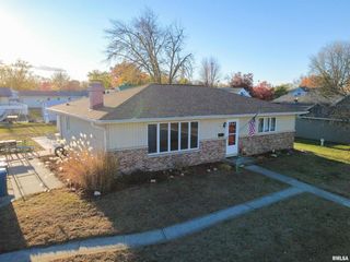 505 5TH Avenue, Camanche, IA 52730