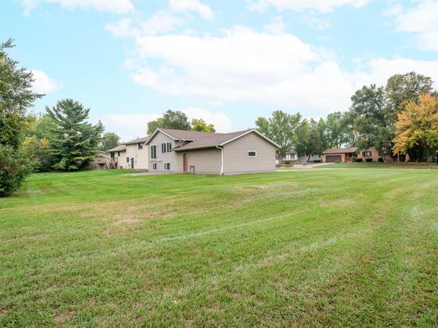 8112 Lad Parkway, Brooklyn Park, MN 55443