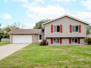 8112 Lad Parkway, Brooklyn Park, MN 55443