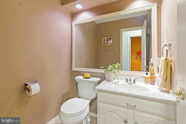 126 MOUNTAIN VIEW DR, Enola, PA 17025