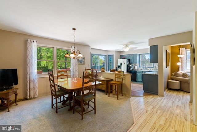 126 MOUNTAIN VIEW DR, Enola, PA 17025