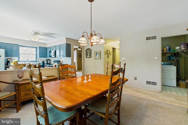126 MOUNTAIN VIEW DR, Enola, PA 17025