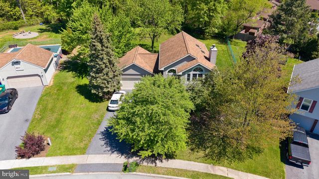 126 MOUNTAIN VIEW DR, Enola, PA 17025