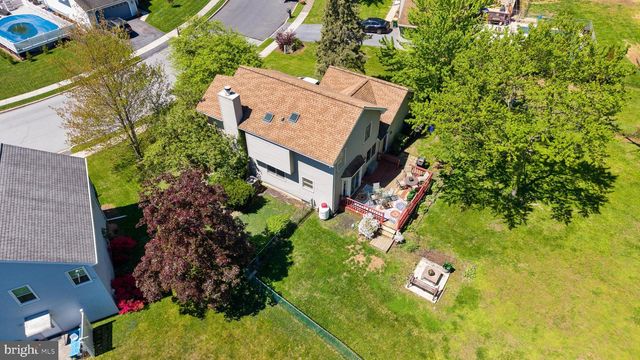 126 MOUNTAIN VIEW DR, Enola, PA 17025