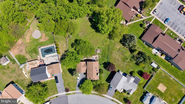 126 MOUNTAIN VIEW DR, Enola, PA 17025