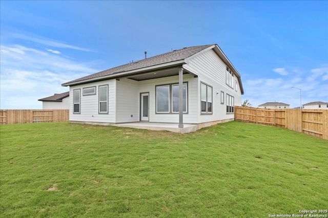 210 Scarlet Oak, Seguin, TX 78155