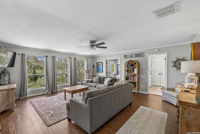 146 Antelope Ln, Seguin, TX 78155