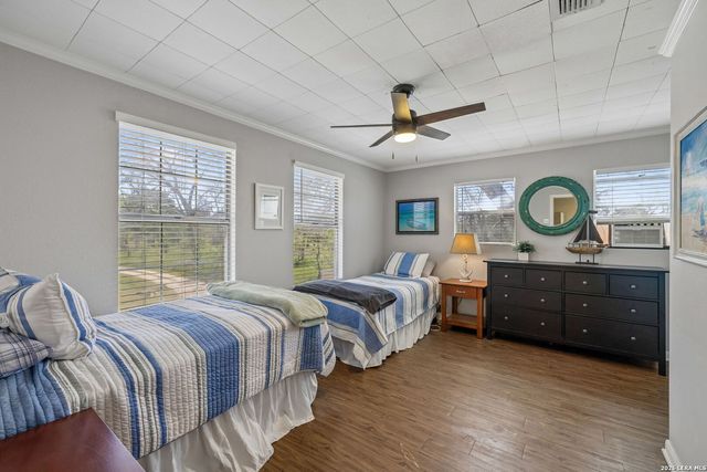 146 Antelope Ln, Seguin, TX 78155