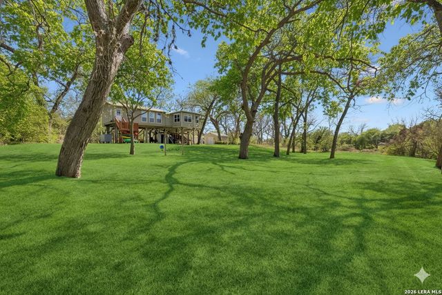146 Antelope Ln, Seguin, TX 78155
