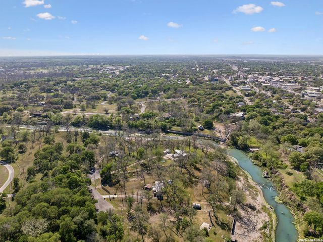 146 Antelope Ln, Seguin, TX 78155