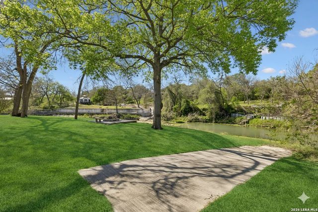 146 Antelope Ln, Seguin, TX 78155