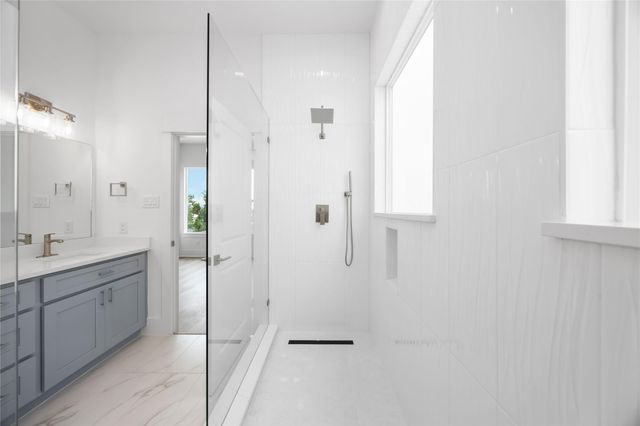 1949 Knoll Square Drive, Houston, TX 77080