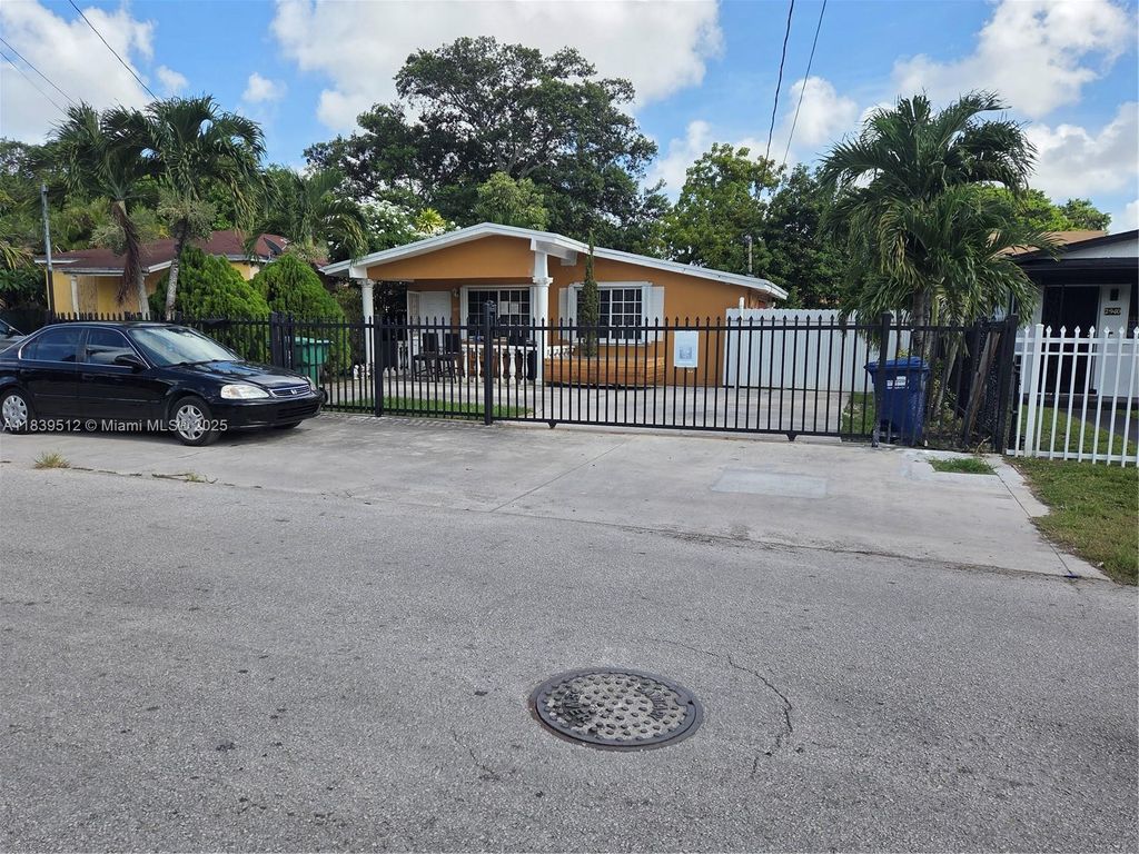2936 NW 47th St, Miami, FL 33142
