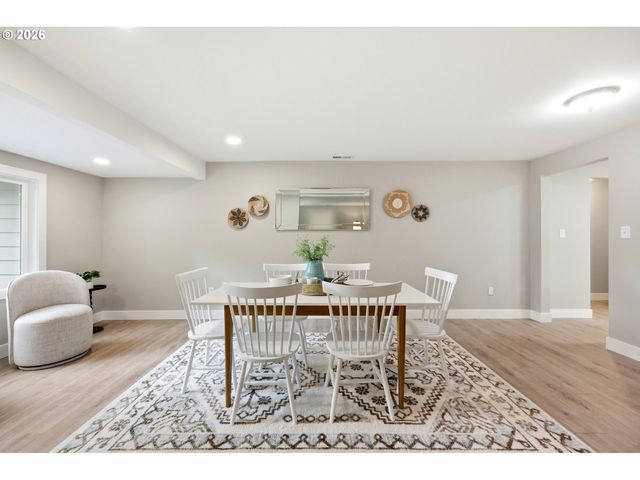 5325 Se HULL Ave, Milwaukie, OR 97267