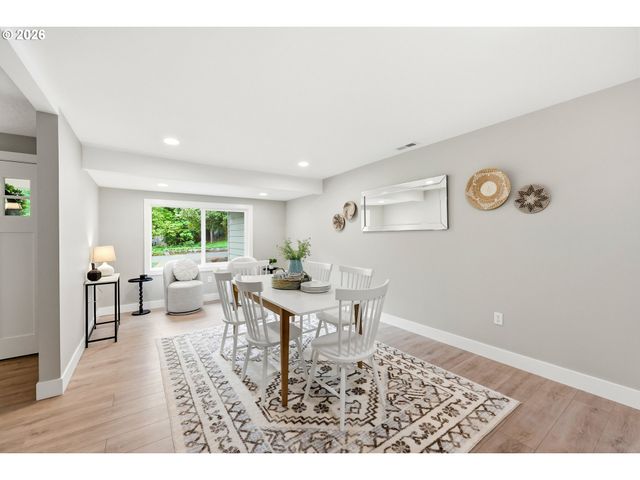 5325 Se HULL Ave, Milwaukie, OR 97267