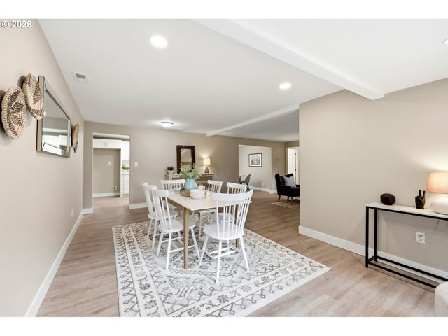 5325 Se HULL Ave, Milwaukie, OR 97267