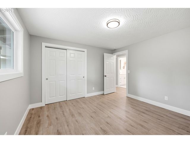 5325 Se HULL Ave, Milwaukie, OR 97267