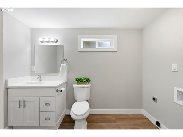 5325 Se HULL Ave, Milwaukie, OR 97267