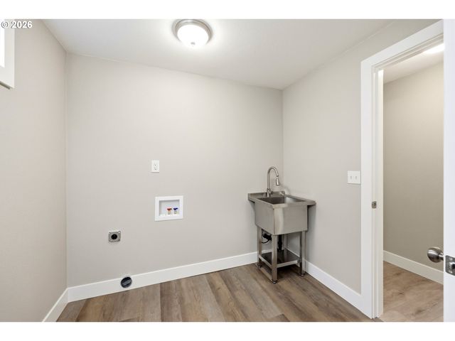 5325 Se HULL Ave, Milwaukie, OR 97267