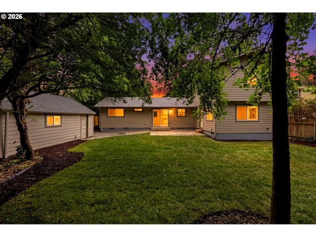 5325 Se HULL Ave, Milwaukie, OR 97267