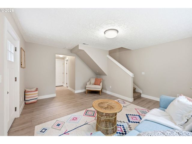 5325 Se HULL Ave, Milwaukie, OR 97267