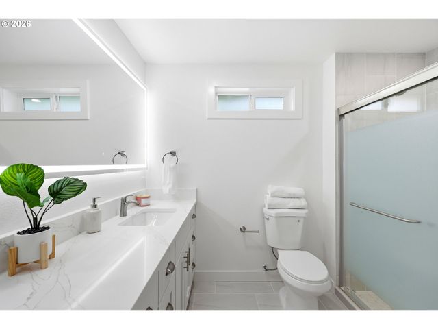 5325 Se HULL Ave, Milwaukie, OR 97267