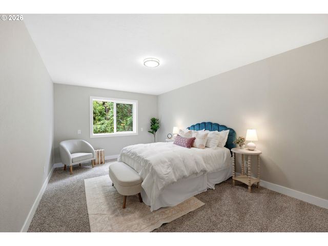 5325 Se HULL Ave, Milwaukie, OR 97267