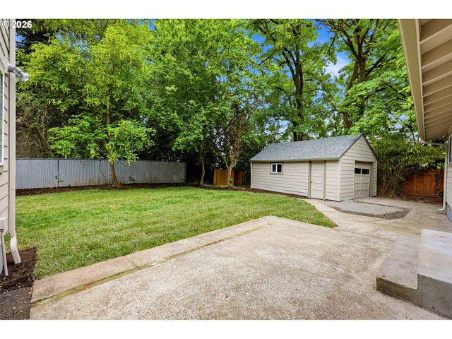 5325 Se HULL Ave, Milwaukie, OR 97267