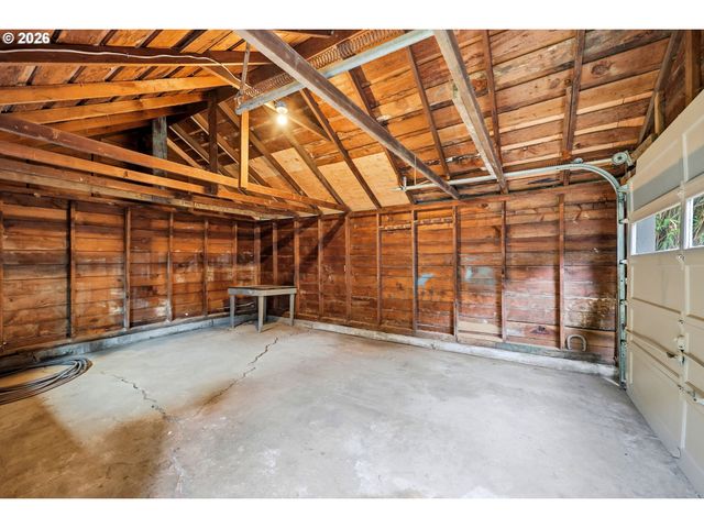 5325 Se HULL Ave, Milwaukie, OR 97267