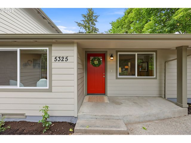 5325 Se HULL Ave, Milwaukie, OR 97267