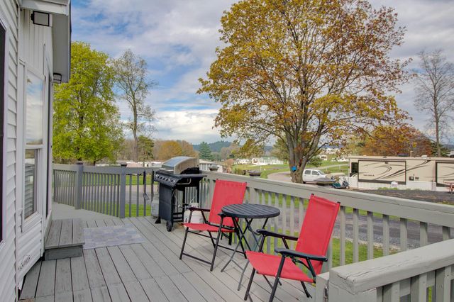 2 Gull Lane, South Hero, VT 05486