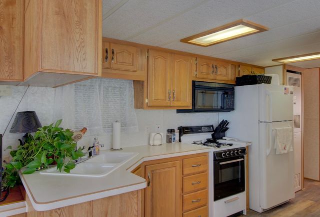 2 Gull Lane, South Hero, VT 05486