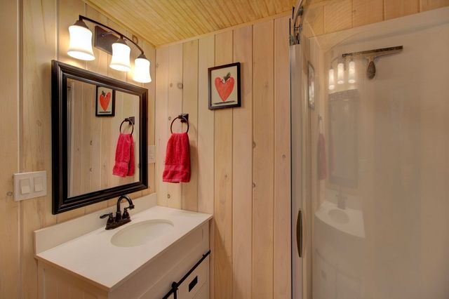 2 Gull Lane, South Hero, VT 05486