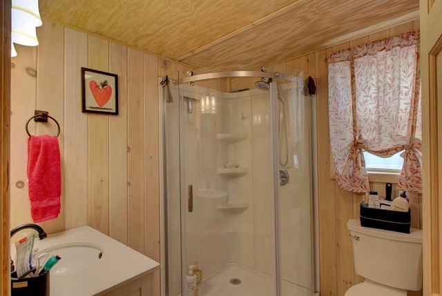 2 Gull Lane, South Hero, VT 05486