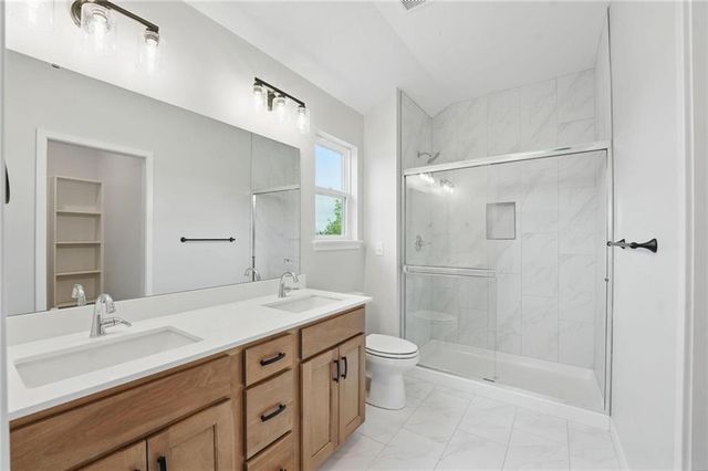 804 Glenn Circle, Raymore, MO 64083