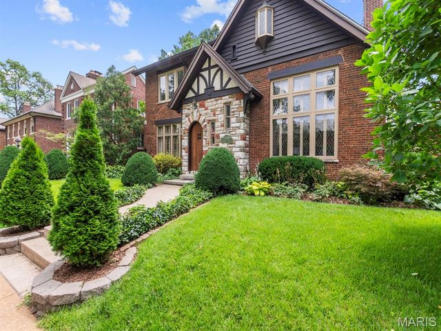 7398 Norwood Avenue 1E, University City, MO 63130